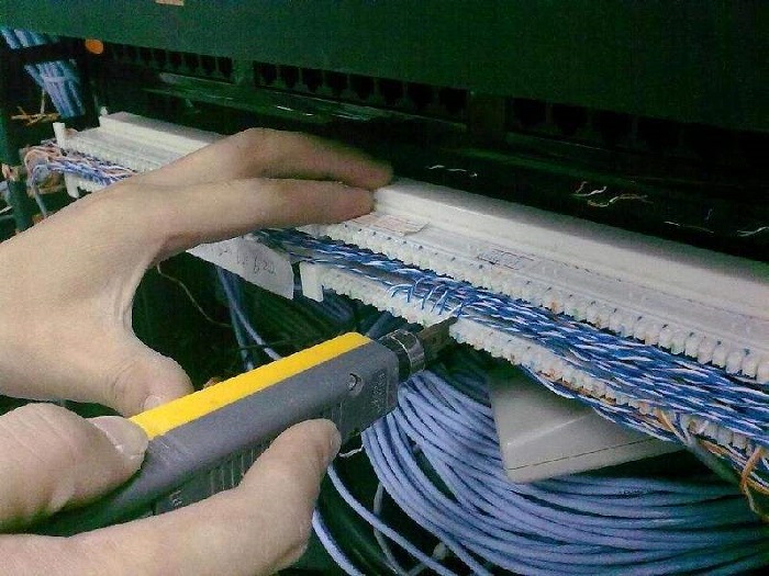 建筑智能化資質包不包含弱電工程?