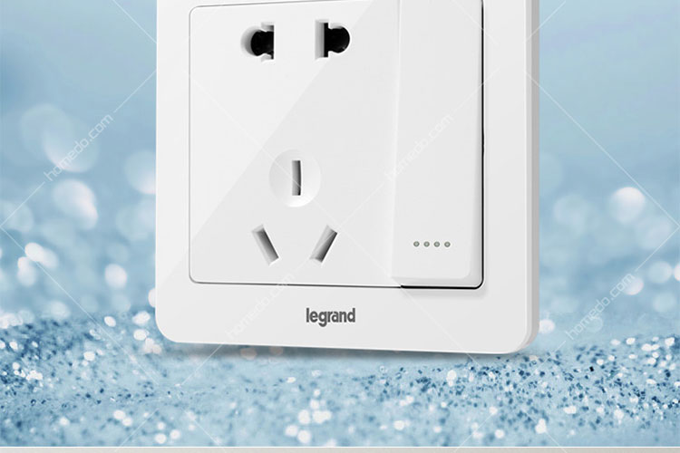 罗格朗(legrand) 逸典玉兰白10a连体带开关二三插 v6c/15/10usl