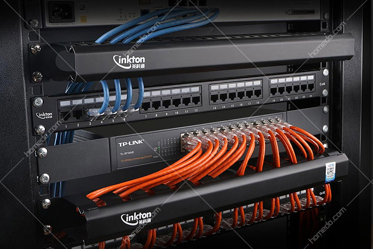 英科通 1u机架式金属24槽理线架 带盖板 ykt0124