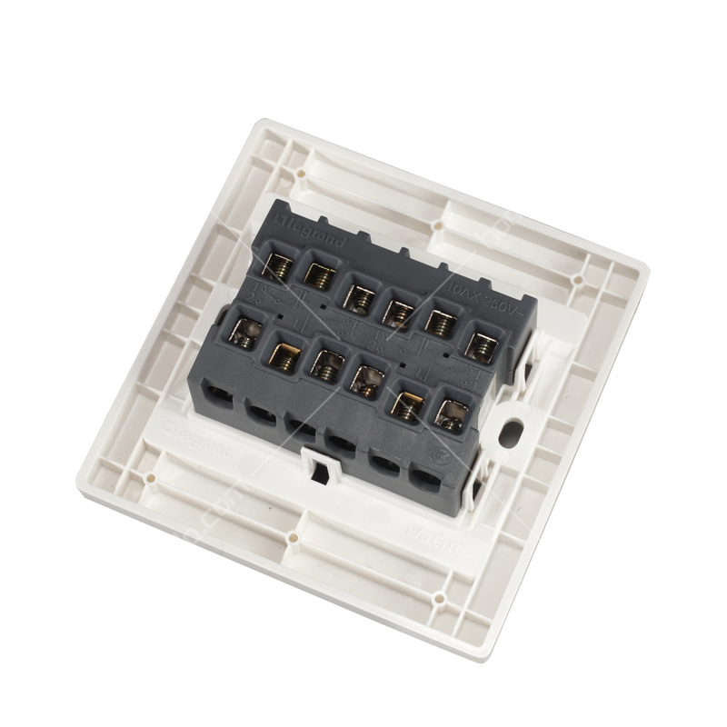 罗格朗(legrand)美涵系列白色<em style='color:red'>四位</em><em style='color:red'>双控</em>_10AX<em style='color:red'>开关</em> ERN34/2/3D图片