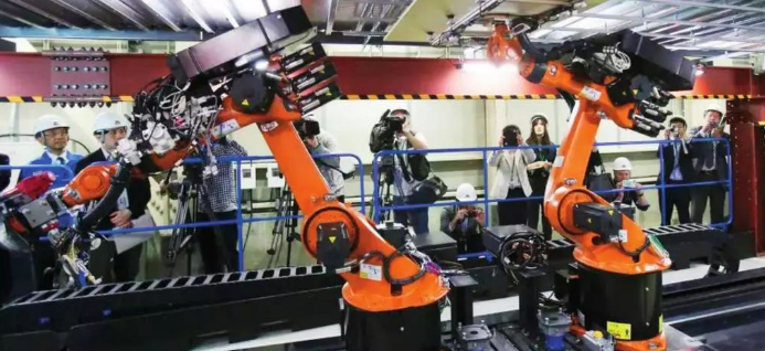 智能建筑机器人与施工现场结合